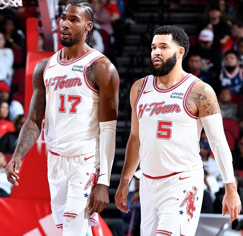 前女篮主帅李亚光：娶羽毛球国手为妻，奥运夺银后升官，65岁被抓（前女篮主帅李亚光：迎娶羽球国手，奥运摘银后晋升，65岁被查）