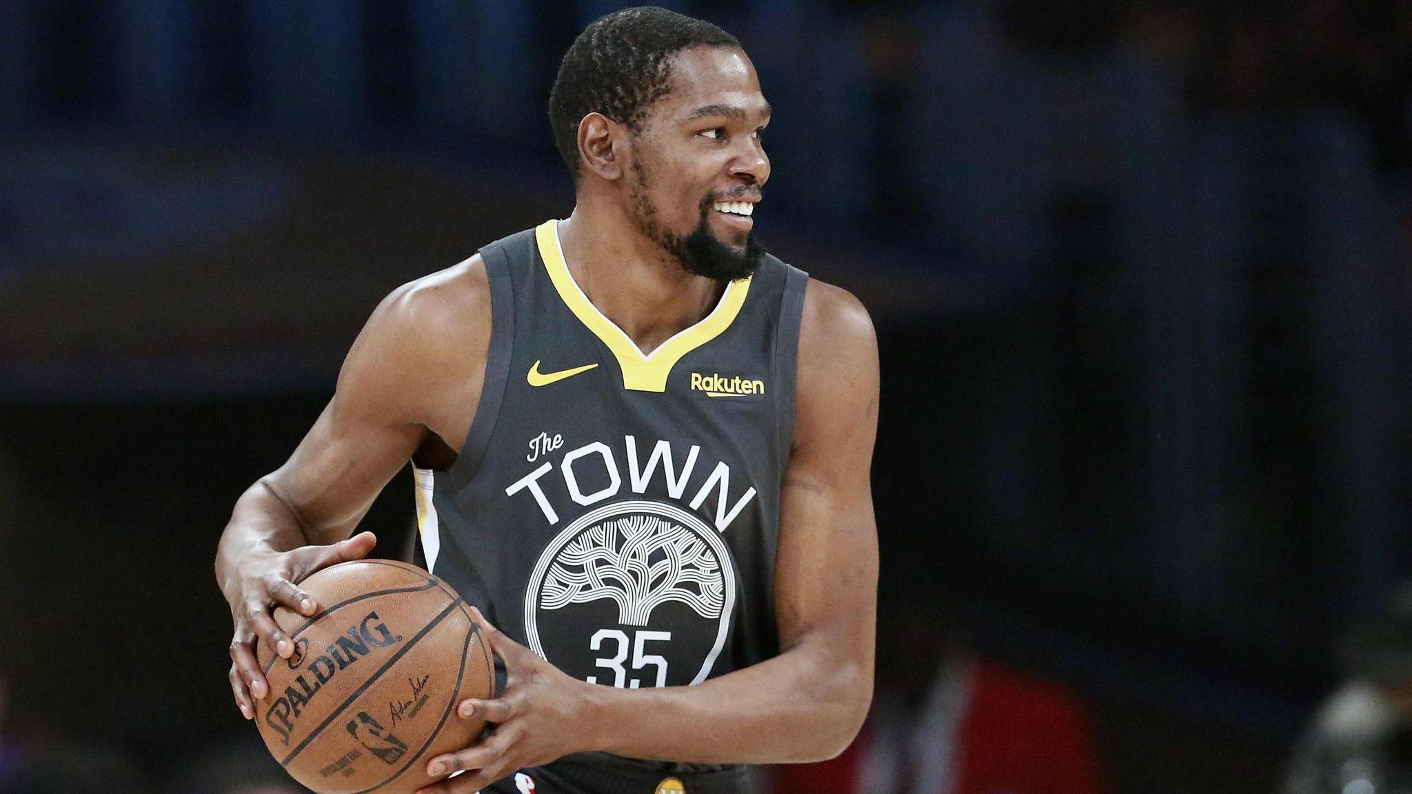 世体：将有2651名曼城球迷远征伯纳乌，球场将配备1700名安保（世体：2651名曼城球迷将赴伯纳乌，球场将部署1700名安保人员）