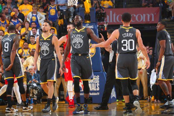 美国队大名单：德斯特、雷纳、巴洛贡入选，普利希奇未被征召（美国队名单出炉：德斯特、雷纳、巴洛贡在列，普利希奇无缘征召）