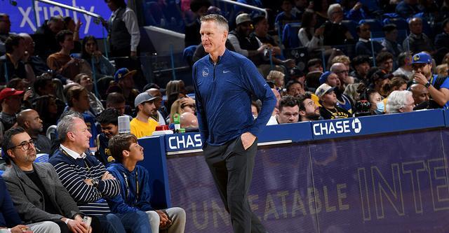 火箭哈登末节爆发连得15分（火箭球星哈登第四节火力全开连取15分）