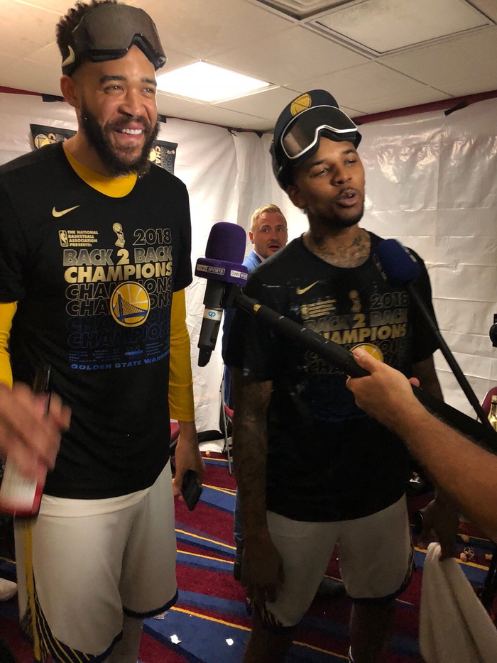 西甲前瞻：皇家奥维耶多近5轮不胜，巴列卡诺多线作战压力大（西甲前瞻：皇家奥维耶多遭遇五轮不胜，巴列卡诺多线征战压力陡增）