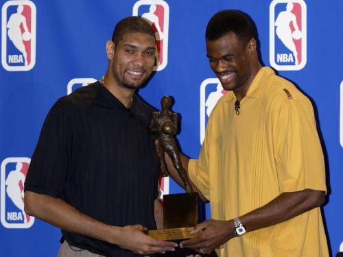 苏媒：泰州一所中学将“苏超”解说金句设为了课间铃声（苏媒报道：泰州一中学把“苏超”解说金句用作课间铃声）