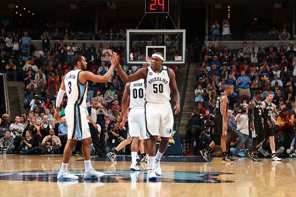 巴萨vs毕尔巴鄂竞技：亚马尔领衔，费尔明、奥尔莫出战（巴萨对阵毕尔巴鄂：亚马尔挂帅，费尔明与奥尔莫登场）